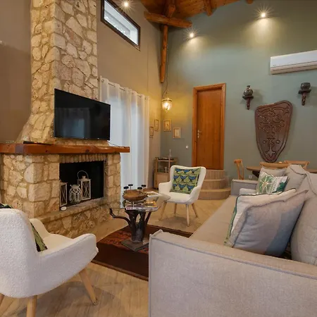 The Walnut Tree With Private Pool 10 Mins Drive From The Villa *
