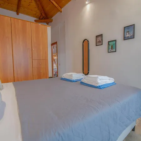 The Walnut Tree With Private Pool 10 Mins Drive From The * Vasiliki