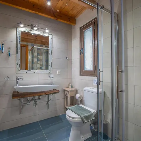 The Walnut Tree With Private Pool 10 Mins Drive From The *
