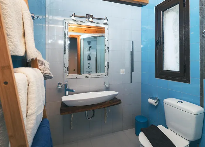 Terra, Private, Luxury With Pool 10 Mins Drive From The *