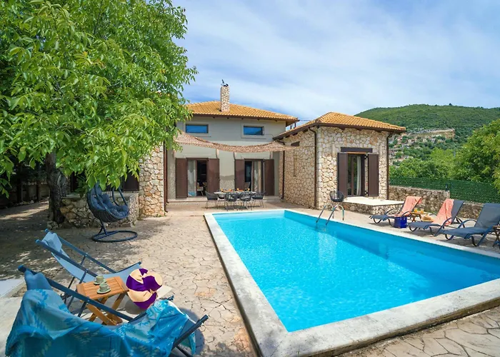Willa Terra, Private, Luxury With Pool 10 Mins Drive From The